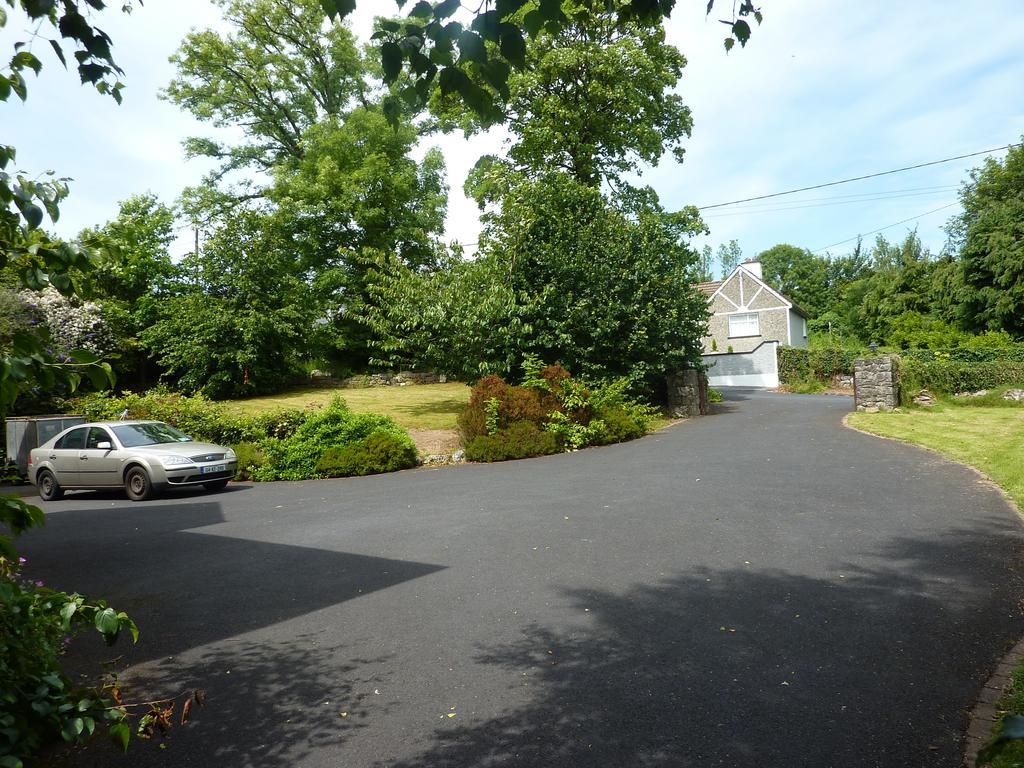 Knocklyon House Bed & Breakfast เอนนิส ภายนอก รูปภาพ